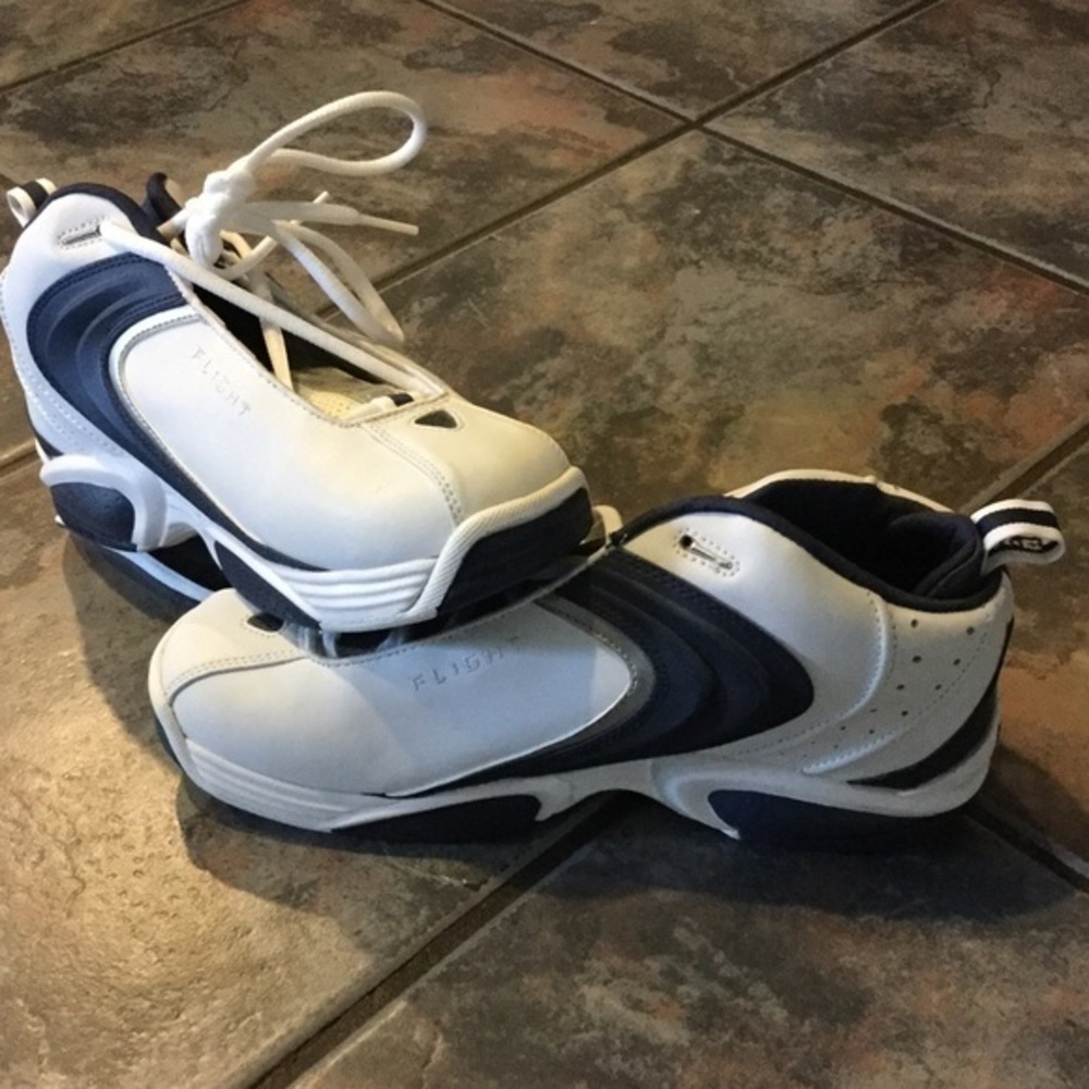 🆕Nike men's flight old school